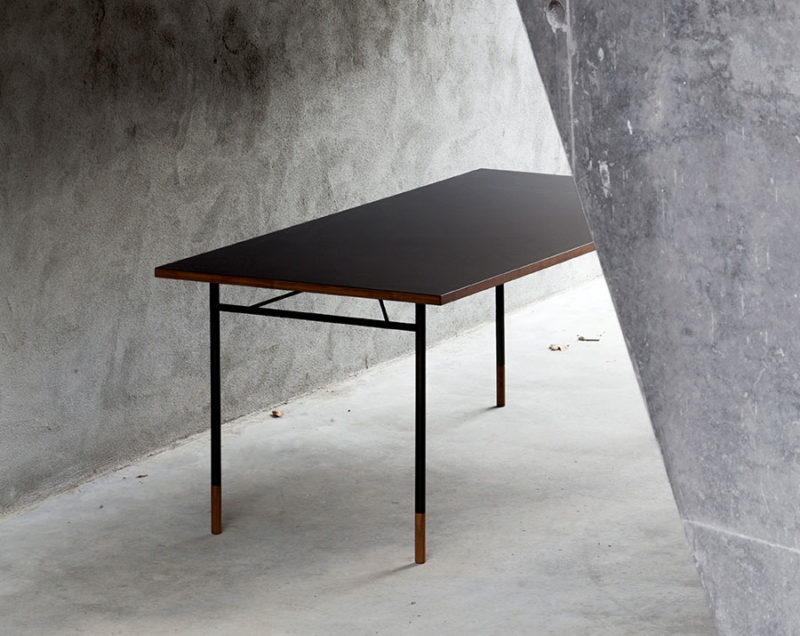 Nyhavn table, linoleum top, Finn Juhl, Onecollection