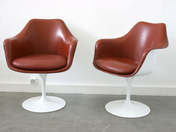 Tulip armchairs with leather upholstery, Eero Saarinen, Knoll