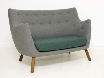 Poet sofa, fabric Mainline Flax, Finn Juhl, Onecollection. © Galerie Kissthedesign, Lausanne