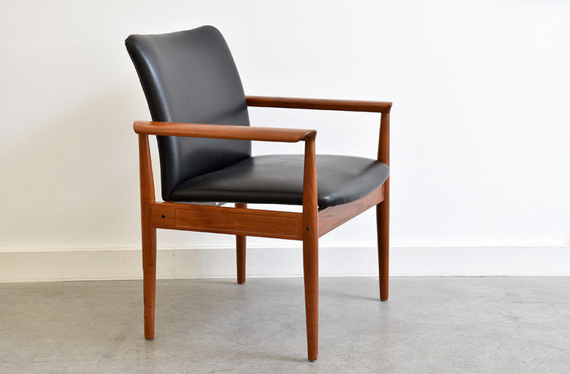 Diplomat armchair FD 901, Finn Juhl, France & Son