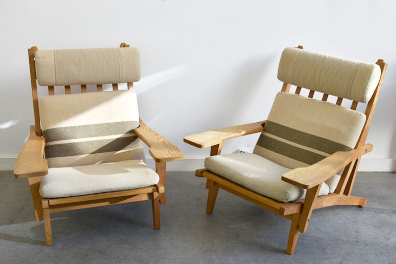 Pair of GE-375 armchairs, Hans J. Wegner, Getama, 1969