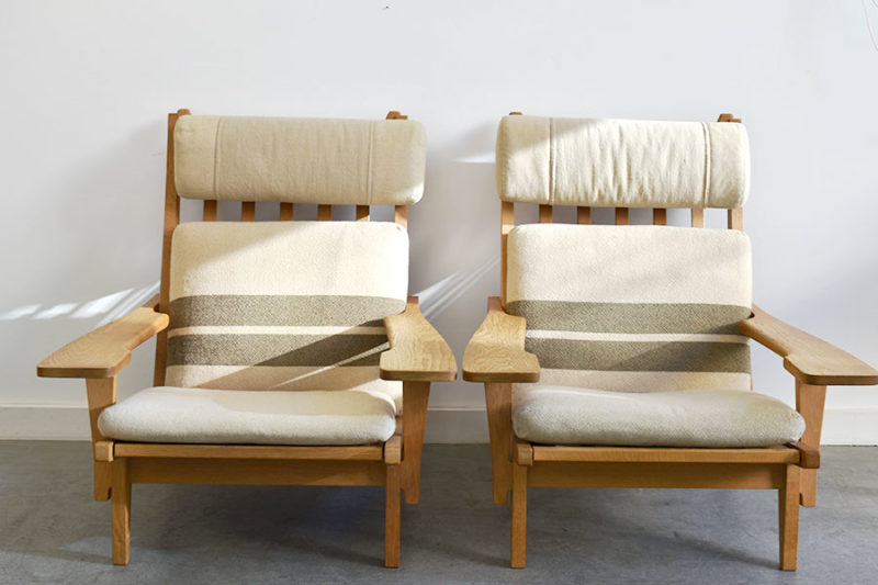 Pair of GE-375 armchairs, Hans J. Wegner, Getama, 1969