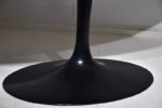 Dining tulip table, oval top, Eero Saarinen, Knoll.