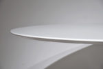 Dining tulip table, oval top, Eero Saarinen, Knoll.