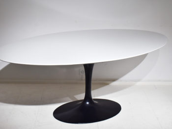 Table ovale, Eero Saarinen, Knoll