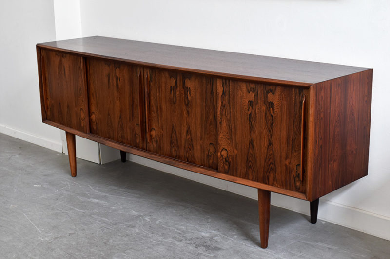 Bow-front rosewood sideboard, design Arne Vodder, H.P. Hansen, ca. 1960.