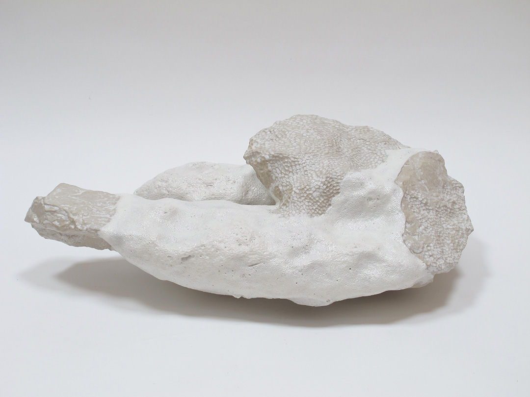 Laure Gonthier, "Peau de glace IV" grès émaillé, 2017, 50/28cm