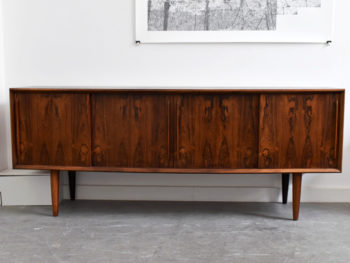 Bow-front rosewood sideboard, design Arne Vodder, H.P. Hansen, ca. 1960.