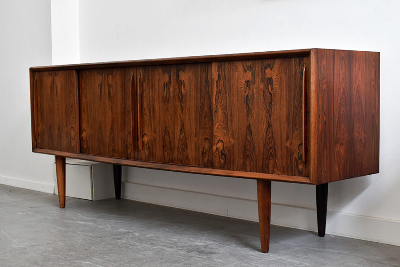 Bow-front rosewood sideboard, design Arne Vodder, H.P. Hansen, ca. 1960.