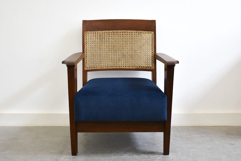 Fauteuil de style colonial moderniste, dans le goût de Pierre Jeanneret, Travail français, ca. 1950