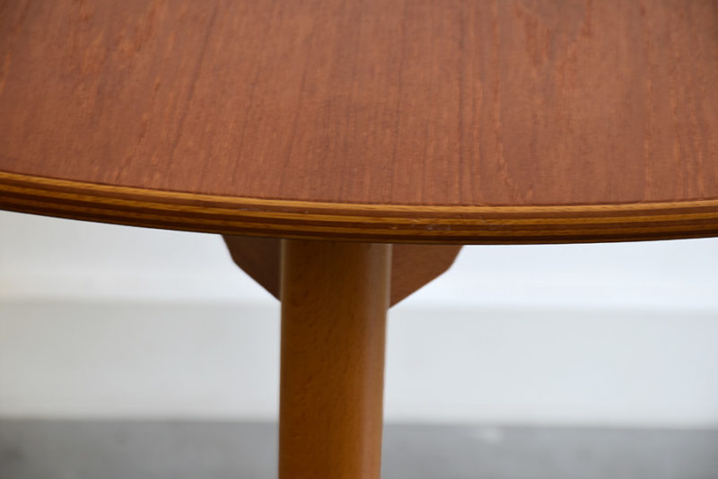 Table FH4602, Hans J. Wegner, Fritz Hansen