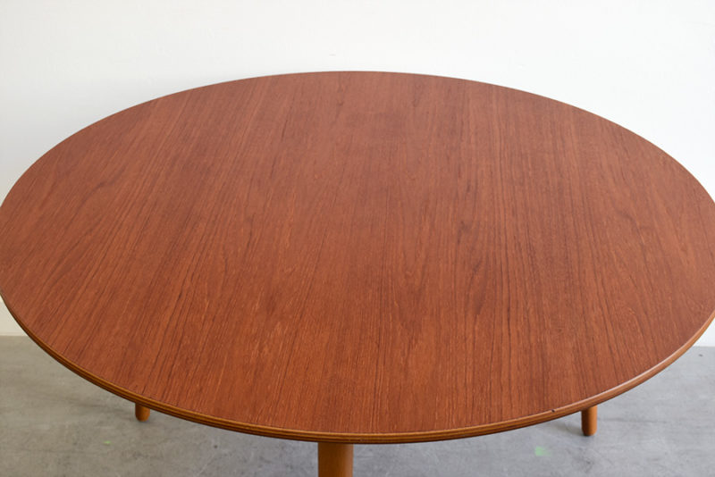 Table FH4602, Hans J. Wegner, Fritz Hansen