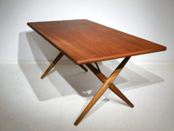 Hans Wegner, AT-303 table, Andreas Tuck