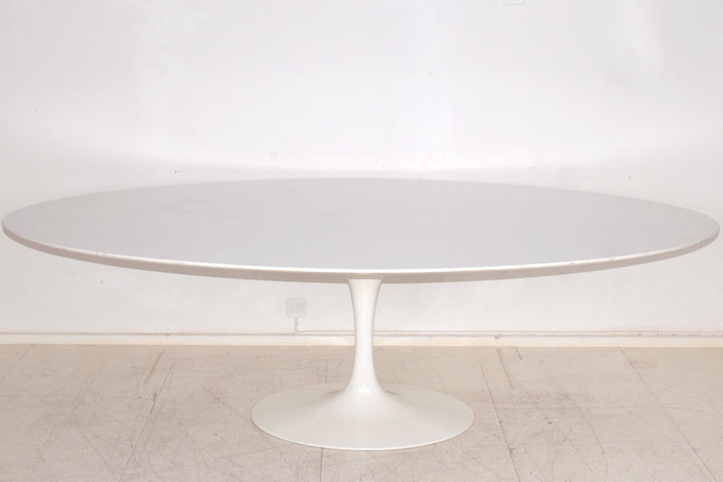 Tulip table from Saarinen for Knoll